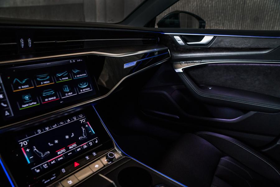 Детали интерьера Audi A7 Sportback 3.0 TFSI Quattro 2018 года  (NA) (фото 27 из 39)